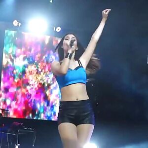 Victoria Justices has such a tight body