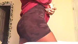 Bought these shorts for the gym, thought I’d show it off on here since gyms are closed :p