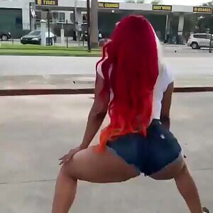 Found on twitter with the caption “Megan Pls”