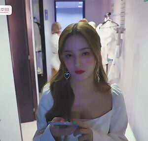 Momoland - Nancy & Ahin