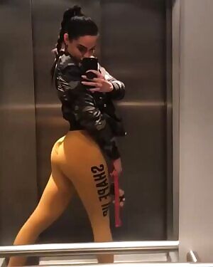 Flexing butt cheek