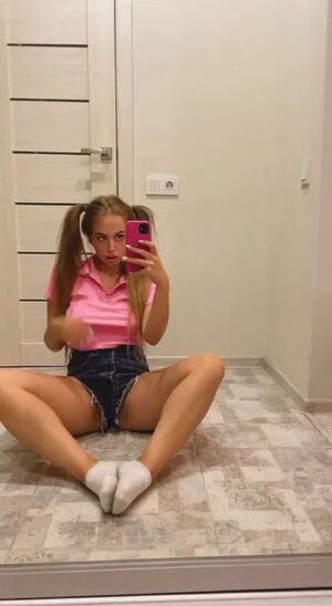 Amateur Jerk Off Latina Masturbating White Girl