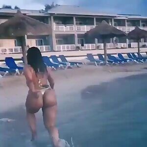 Booty & The Beach