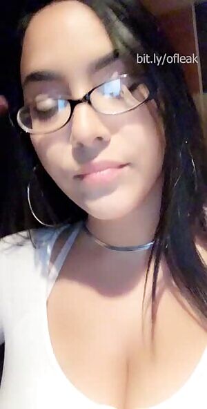 Thick goddess Jaki-Senpai.