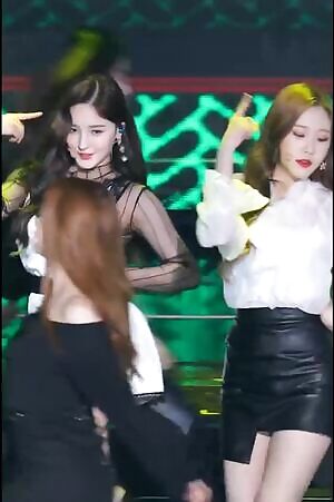 Momoland - Bouncy Nancy