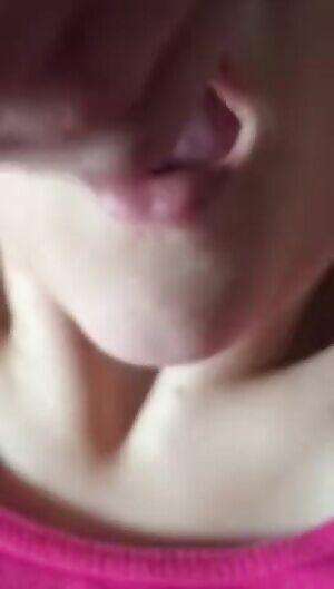 So much cum in mouth