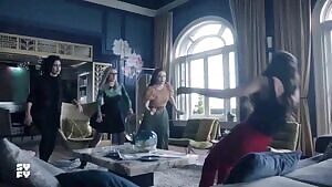 Olivia Taylor Dudley so bouncy