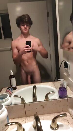 Flexing and showing some booty as requested