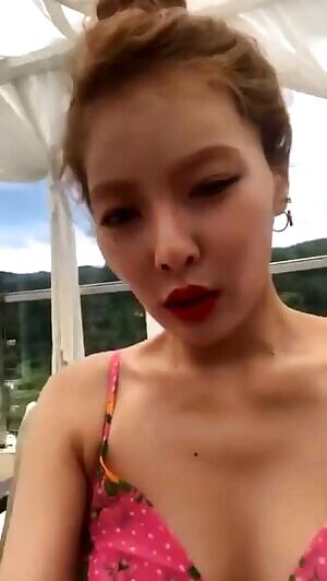 Hyuna - Queen of fanservice