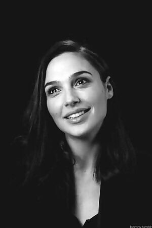 Gal Gadot would be so amazing to face fuck...