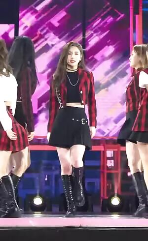 LOONA - Heejin