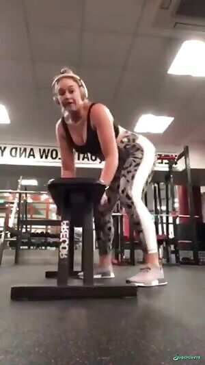 That ass cheeks is massive