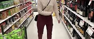 Just found this sub... here’s a gif of me flashing my titty in Target!!!
