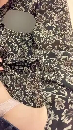 I love it when my babygirl sends bum wiggles from work