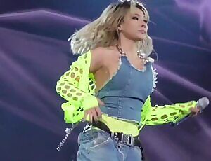 CL Side Boob