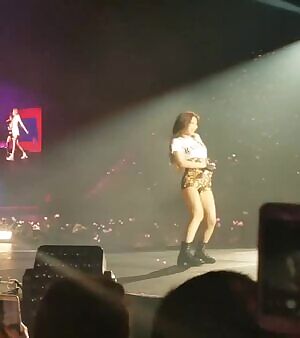 Blackpink - Jennie and Jisoo