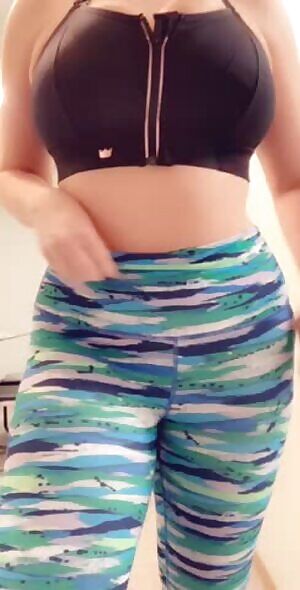 A little distraction or your monday - ever wonder what i look like with my pants off?