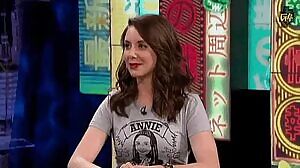 Alison Brie asking you to cum on her face