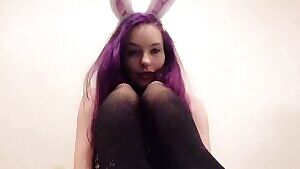 Smiling while I wiggle my toes 💜