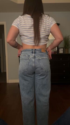FitMilfs Amateur Ass Babe Booty