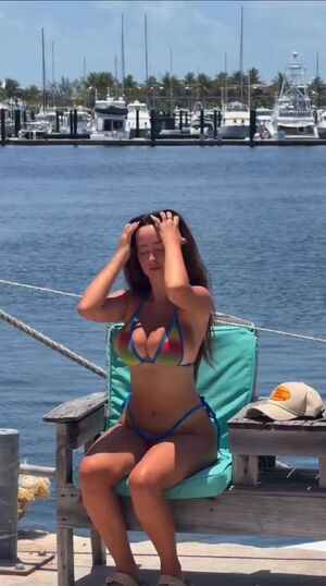 Big Titty Bimbos Babe Bikini Sexy