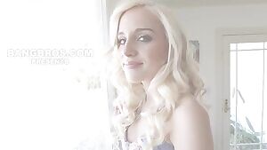 Naomi loves some Rough Sex