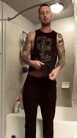 Post workout shower😻