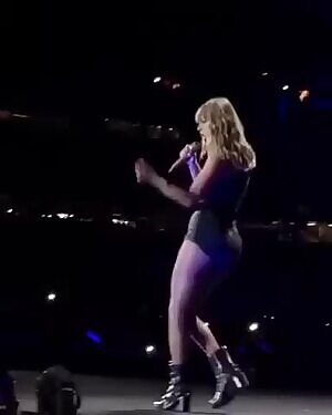 Taylor Swift loves teasing her fans
