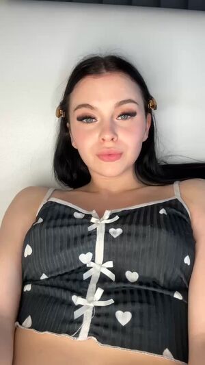 Gorgeous natural tits reveal