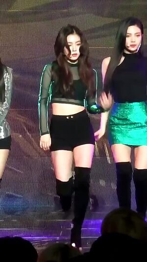 RED VELVET Irene Glorious Thigh Jiggle