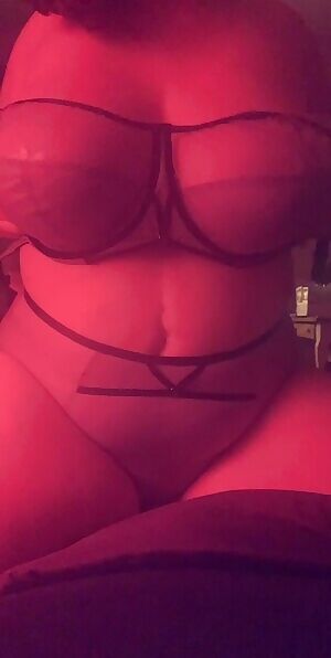 Who knew snowflake stickies would be such a bitch to pull off 🤣😭😭😭😭 I just wanted a winter vibe ❄️