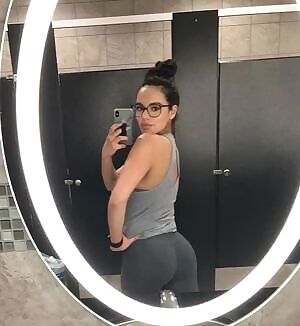 Yummy nummy butt :3