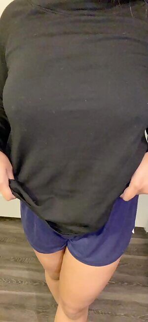 Getting ready for the Fall in my new hoodie