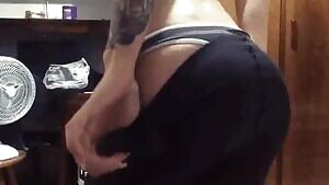 Don’t know who she is.. Butt.. fuuuuck!🤤