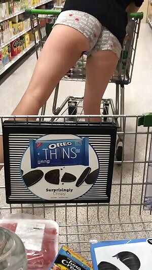 lashing my ass while grocery shopping 🍑 it was also my first time doing anything in public, can you tell i was nervous?