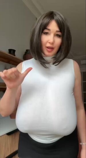 TittyDrop Cougar Huge Tits MILF Mature