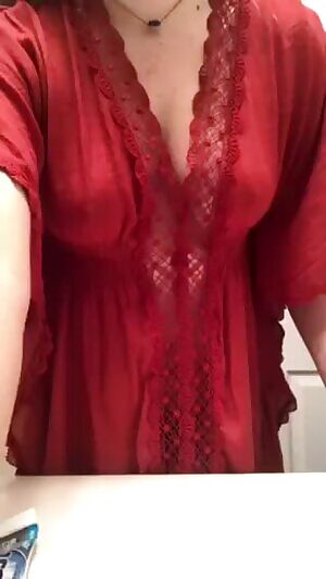 I like to show my barley legal body off to horny men or women 😙😌