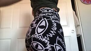 For the people at the gym looking and wondering what’s underneath 👀❤️