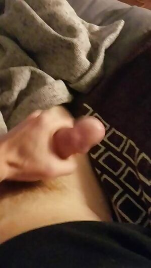 Just a quick cum in bed