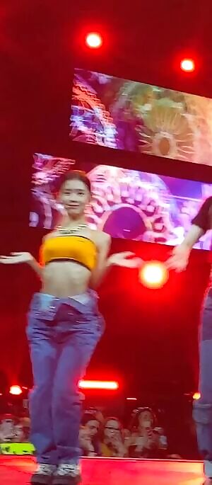 I-DLE - MIYEON - More KCON NY/orange top