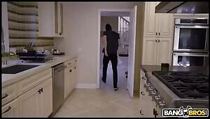 BigTitsRoundAsses - Cassidy Banks Busty Cassidy Gets Her Pussy Invaded