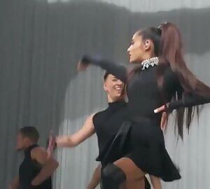 Ariana Grande is so perfect and petite