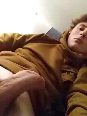 Who wants to see me cum tonight? 😌 pm me!