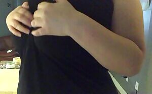 Bouncy under my little black dress... Would you like to see? 💕