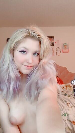 cum with me? I’m horny and wanna !  can be kinky or vanilla! or telegram me: babypeachyx 💕