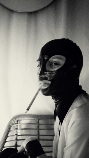 Mask on! Fetish Latex Smoking