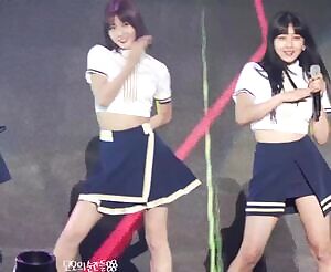 Twice - Momo & Jihyo