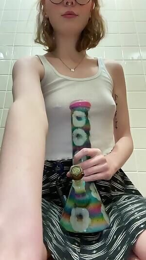 High and horny, just another monday aternoon