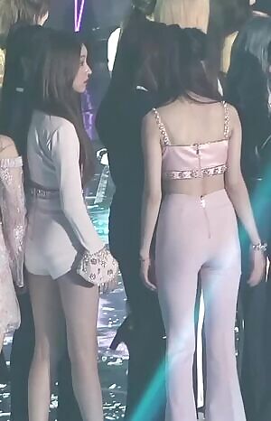 Gfriend - Yuju, Twice - Mina, Momo & Nayeon