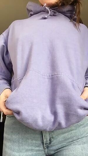 Passing time by flashing neighbours